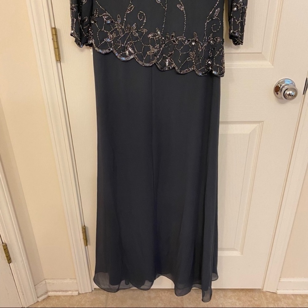 J Kara Illusion 3/4-sleeve Beaded-Overlay Gown in Gunmetal Metallic - Picture 8 of 9